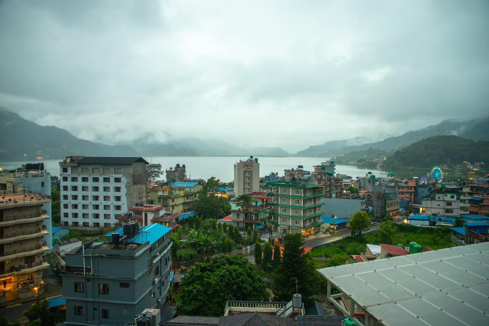 Chautari Boutique Hotel Pokhara Luaran gambar
