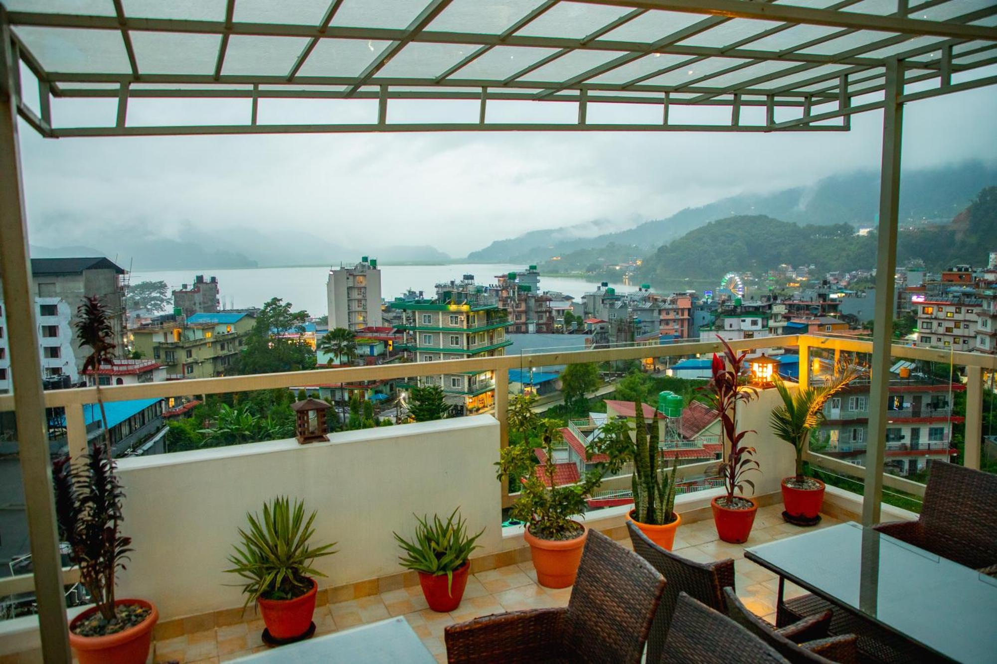 Chautari Boutique Hotel Pokhara Luaran gambar