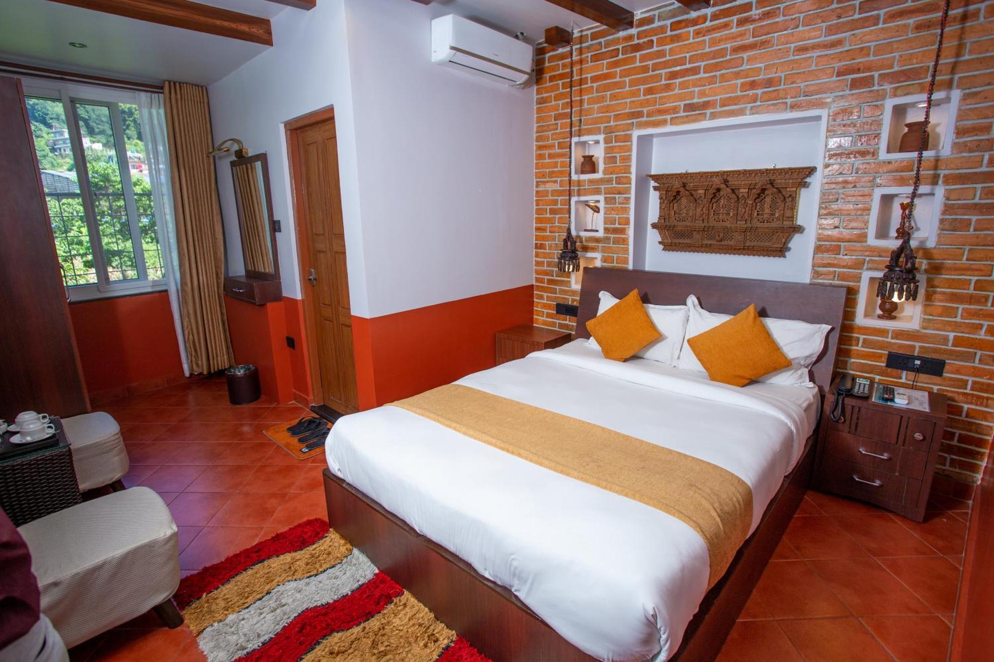 Chautari Boutique Hotel Pokhara Luaran gambar
